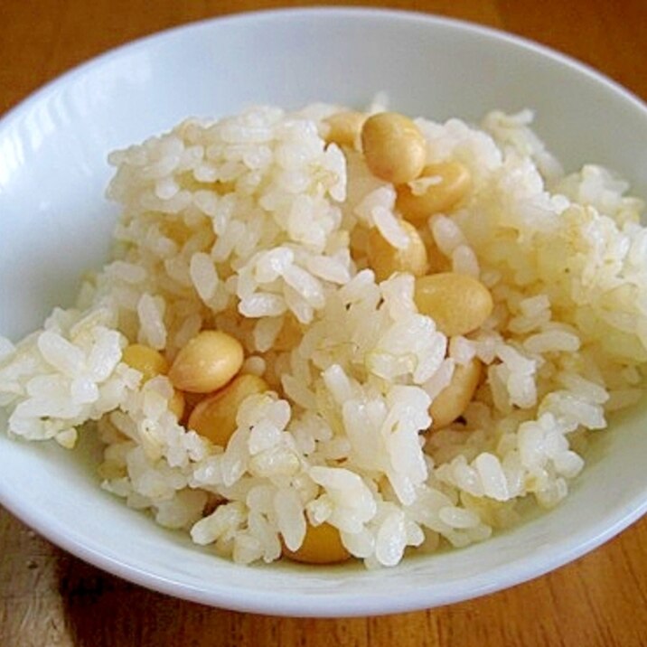 甘くておいしい 大豆ご飯 レシピ 作り方 By パウダー07 楽天レシピ 甘くておいしい 大豆ご飯 レシピ 作り方 By パウダー07 楽天レシピ